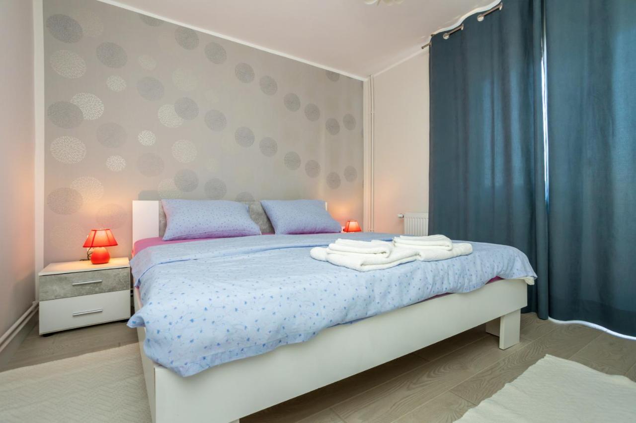 Apartman Marija Apartamento Njivice Exterior foto