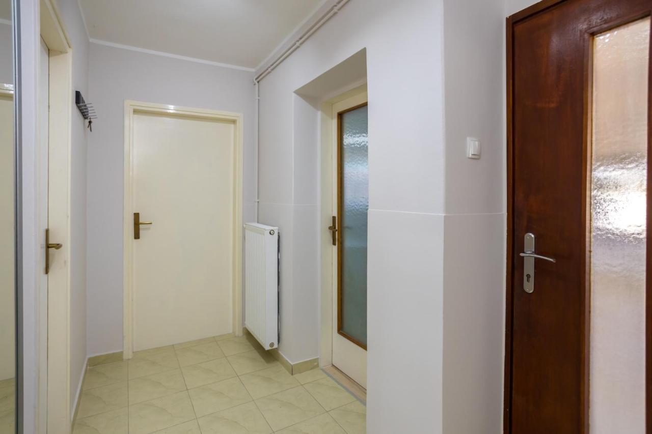 Apartman Marija Apartamento Njivice Exterior foto