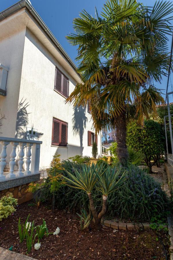 Apartman Marija Apartamento Njivice Exterior foto